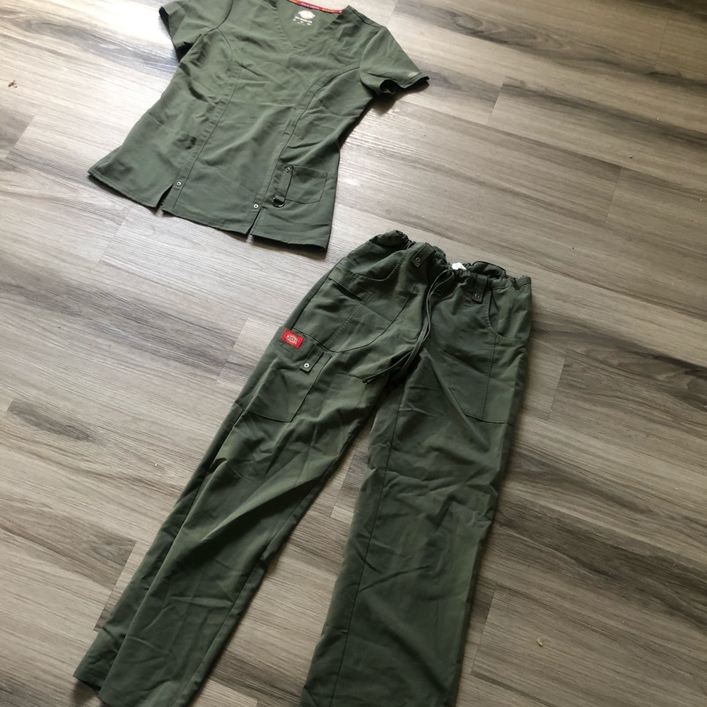 Green Gray Dickie’s Scrubs
